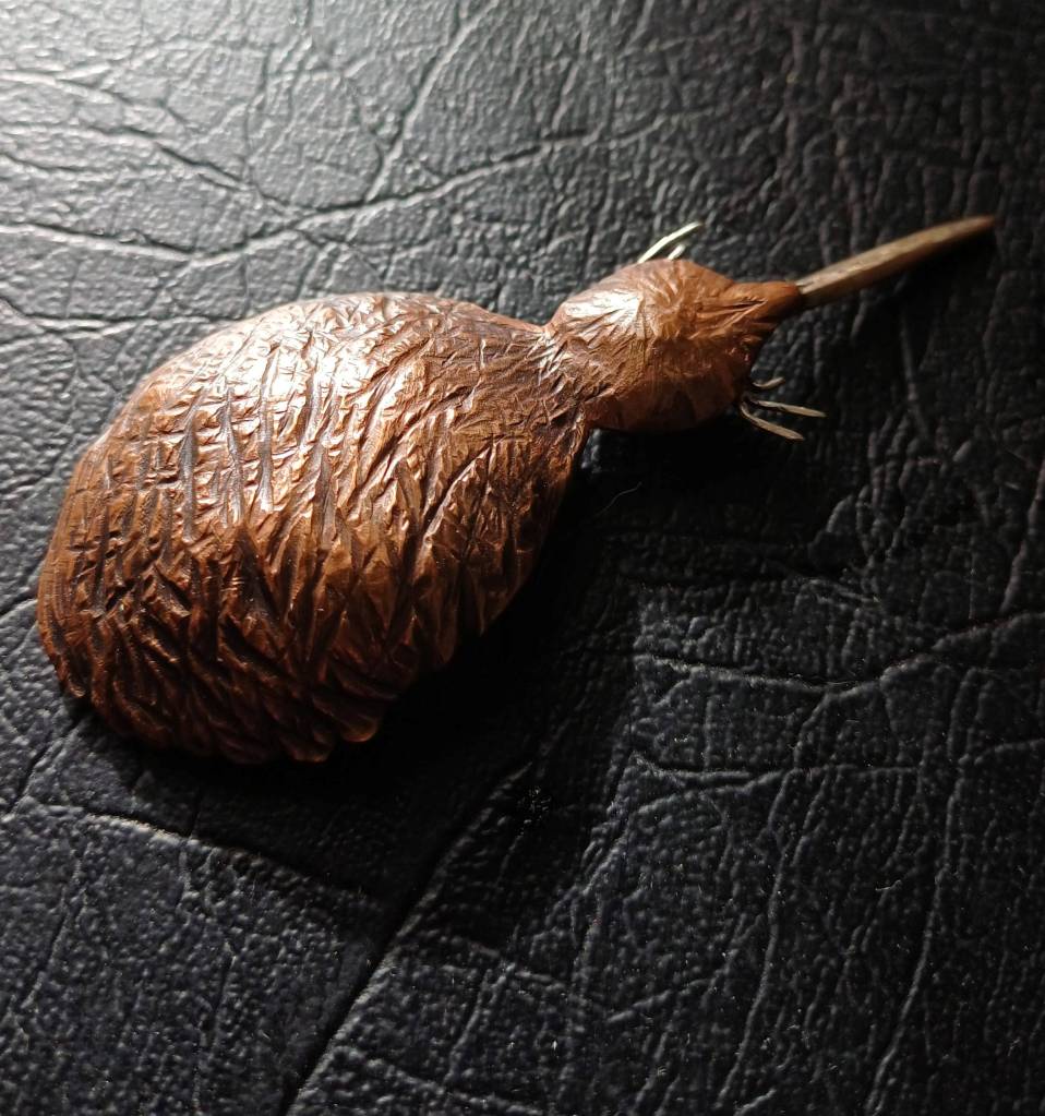 kiwi brooch